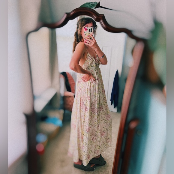 SOLD - H&M Floral Dress XS - Picture 3 of 8